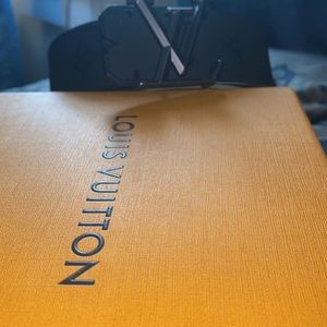 Louis Vuitton Belt with dust bag and box Authentic and a great look